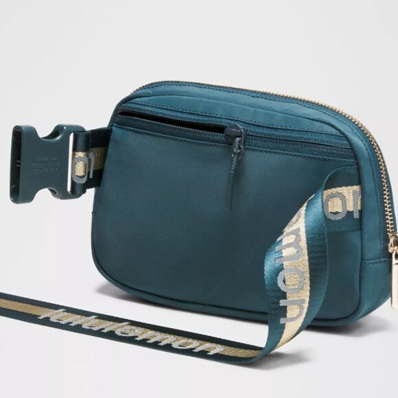 Lululemon belt bag - Picture 3 of 5